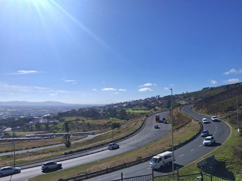 To Let 2 Bedroom Property for Rent in Vredehoek Western Cape